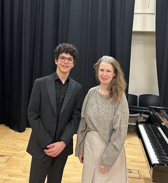 Hedi with his first piano teacher Lexy Oliver